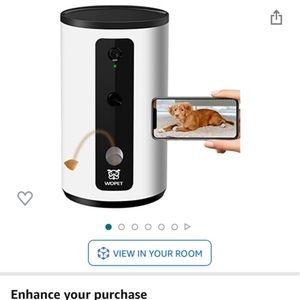 Treat dispenser with voice activation and camera function like new and a app